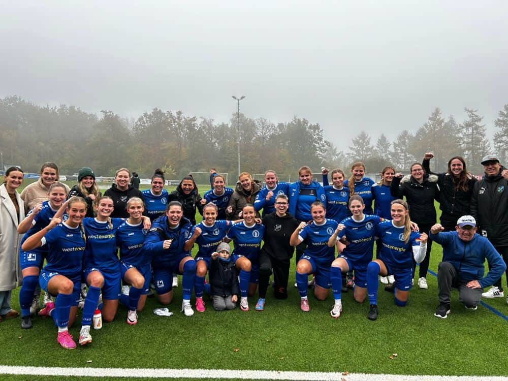 Heimsieg der Damen Zuhause bei Nebel