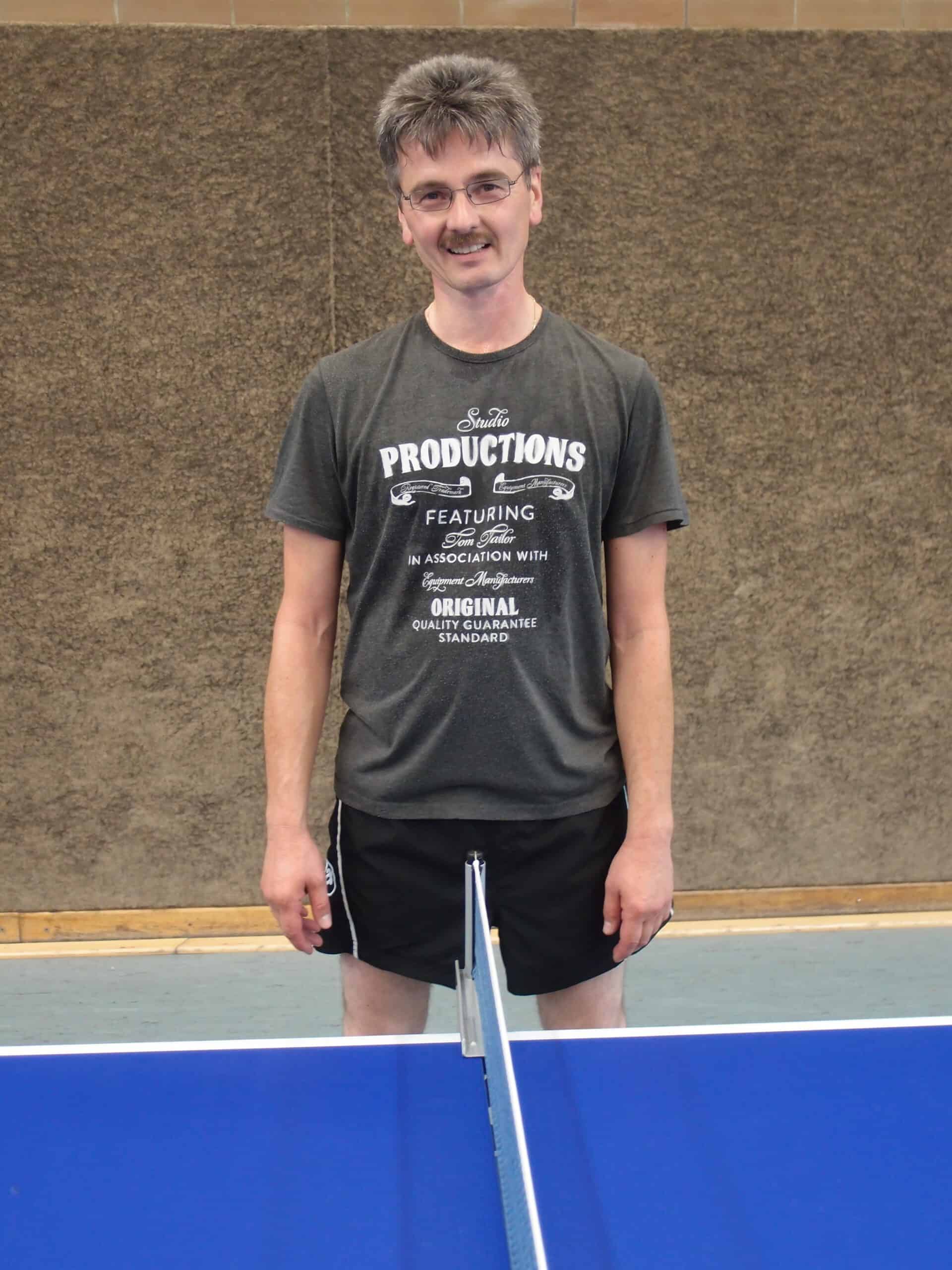 1. TT-Mannschaft holt gegen Welschen-Ennest nach umkämpfter Partie zumindest noch einen Punkt